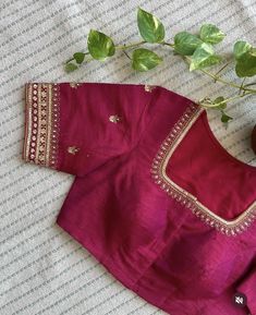 Border Blouse Back Neck Designs, Embroidery Blouse Saree, Indian Blouse, Embroidered Blouse Designs, Stylish Blouse Design, Fancy Blouses, Fancy Blouse Designs, Stylish Blouse, Embroidery Blouse Designs