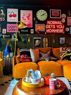 #homedecor, #interiordesign, #homedesign, #decor inspiration Future Apartment Decor, Maximalist Decor, Apartment Decor Inspiration, Maximalism, Living Room Inspo, New Living Room, Eclectic Home, Dream House Decor, Eclectic Decor