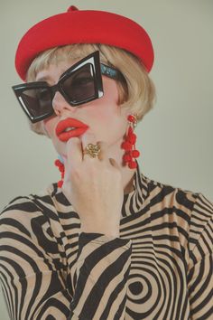 Editorial Outfits, Band Portraits, Mod Revival, Artsy Fashion, Logo Star, Jewellery Diy, Funny Glasses, Red Interior, Mod Fashion