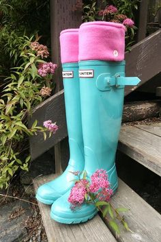 Winter Rainy Day, Paint Rain, Cute Rain Boots, Hunter Wellies, Rainy Day Fashion, Winter Accessories Fashion, Fleece Boots, Fleece Socks, Short Rain Boots