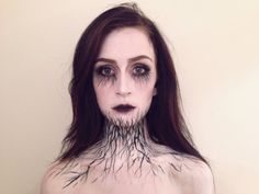 This incredible Halloween makeup was made using eyeliner. Check out the rest of these cool costumes using eyeliner. Zombie Makeup Tutorials, Beautiful Halloween Makeup, Make Up Diy, Evil Fairy, Halloween Makeup Pretty, Witch Makeup, Pretty Halloween