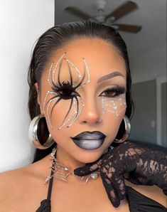 Halloween Spider Makeup, Beautiful Halloween Makeup, Spider Makeup, Maquillage Yeux Cut Crease, Halloween Make-up Looks, Holloween Makeup, Drag Make-up, Creepy Halloween Makeup, Cute Halloween Makeup