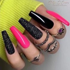 Pink Black Nails, Nails With Glitter, Makijaż Smokey Eye, Acrylic Nails Coffin Short, Pink Nail, Hot Nails, Acrylic Nails Coffin