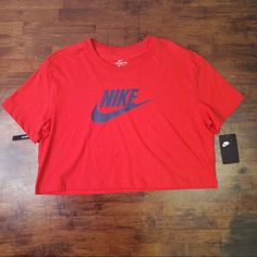 Sz Large Nike Tee Red Nike Red T-shirt For Summer, Nike Casual Top In University Red, Nike Casual T-shirt In University Red, Red Nike T-shirt For Summer, University Red Crew Neck Top For Summer, Nike Sporty Tops In University Red, Nike Red Sporty Tops, Nike Sporty University Red Tops, Nike Sporty Red Top