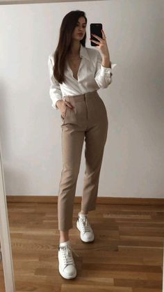 Stile Casual Chic, Office Casual Outfit, Classy Work Outfits, Casual Work Outfits