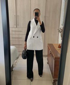 Modest Fashion Classy, Baddie Office Outfits, Baddie Office, Working Lady, Office Fits, Birthday Fit, Interview Outfits Women, Corporate Baddie