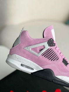 Pink Jordan 4, Air Jordan 4 Outfit Women, Retro 4 Jordans, Fall Winter Jacket, Pretty Shoes Sneakers, Jumpman Logo, Retro 4