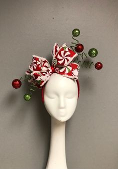 Christmas Head Accessories, Holiday Costume Ideas, Christmas Hats Ideas, Heatless Hairstyles For Long Hair, Christmas Headband Diy, Geek Outfit, Holiday Headpiece, Christmas Headdress, Hairstyles For Long Hair Easy