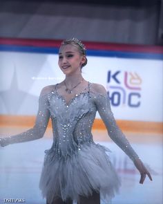 rc: nnlegends Ice Skating Outfit Dress, Figure Skater Costume, Ice Skater Outfits, Ice Skating Bag, Skate Aesthetic Outfits, Figure Skating Hair, Ice Skater Dress, Sofia Muravieva