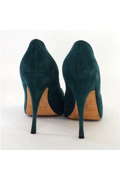 Size 8 EU 38 Runs small Teal suede pumps Comes w/dust bag Made in Italy Suede upper Leather lining Concealed platform Leather outsole Wear on outsole Platform height 0.5" Heel height 4.75" Green Round Toe Court Shoes With 4-inch Heel, Green Suede Open Toe Heels, Green Suede Pointed Toe Heels, Green Suede Heels With Pointed Toe, Green Suede Almond Toe Heels, Green Almond Toe Court Shoes With 4-inch Heel, Green Court Shoes With 4-inch Heel And Round Toe, Green Court Shoes With 4-inch Heel, Green Almond Toe Heels