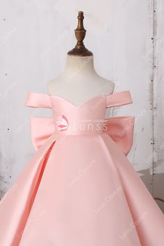 Lovely Off Shoulder Baby Pink Princess High Low Satin Flower Girl Dress with Big Bowknot Pink Off-shoulder Ball Gown For Prom Season, Pink Off-shoulder Ball Gown For Prom, Off-shoulder Pink Ball Gown For Prom Season, Princess Dress With Satin Bow, Pink Princess Dress For Bridesmaid During Prom Season, Pink Princess Dress For Bridesmaid At Prom, Pink Princess Bridesmaid Pageant Dress, Pink Prom Dress With Bow Straps, Pink Bow Dress For Pageant