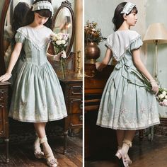 A classical celadon dress depicting a gorgeous wisteria-purple bouquet. The shoulders are decorated with a neat and bold bouquet of flowers and a white collar with lace embroidery. It is characterized by a wide waist. Beautiful elegant silhouette that gently sways. 
 
 Item 
 
 One piece (standard waist) 
 One piece (V line waist) 
 One piece (Standard waist) +Headband+Ribbon accessories 
 Dress (V-line waist) +Headband+Ribbon accessories 
 
 
 
 One piece image 
 Standard waist 
 
 
 V-line wai Elegant Green Vintage Dress For Garden Party, Cottagecore Dresses With Lace Collar For Garden Party, Vintage Spring Dress For Tea Party, Vintage Dress For Spring Tea Party, Vintage Spring Dresses For Tea Party, Vintage Dresses For Spring Tea Party, Cottagecore Fitted Dress For Tea Party, Spring Pastoral Dress With Lace Trim, Pastoral Lace Trim Dress For Spring