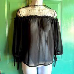 Gorgeous Top New With Tags. Not A Lot Of Stretch But Body Of Shirt Is Flowy. P1 Forever 21 Tops, Forever 21, Womens Tops, Glitter, Tags, Women Shopping, Black, Color