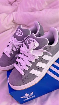 Adidas Campus Shoes, Pretty Sneakers, Trendy Shoes Sneakers, Preppy Shoes, Pretty Shoes Sneakers, Kicks Shoes, Jordan Shoes Retro, All Nike Shoes