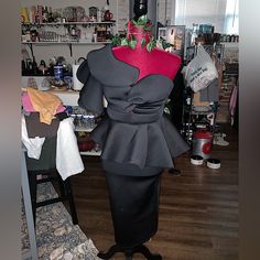 Never Worn New W/O Tags.! Non-Smoking Home. Approx Measurements: 35.6 (Bust) 25-26.7 (Waist) 34.3 - 38 (Hips).. Does Have Some Give Due Nature Of Material. Fitted Peplum Midi Dress For Formal Occasions, Chic Fitted Peplum Midi Dress, Black Fitted Peplum Dress, Fitted Peplum Dress For Night Out, Fitted Peplum Dress For Party, Fitted Peplum Midi Dress For Evening, Black Peplum Dress For Formal Occasions, Fitted Peplum Mini Dress For Date Night, Black Peplum Evening Dress