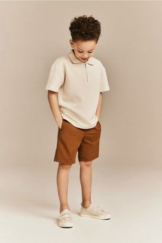 Family Photoshoot Poses, Kids Store, Family Photoshoot, Photoshoot Poses, Kids Boys, Boy Outfits, Kids Fashion, Clothes