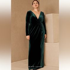 Selling A Stunning Anthropologie Jenny Yoo Ryland V Neck Long Sleeve Open Back Stretch Velvet Gown Size 20. Emerald Green Velvet Material. Never Worn, Nwt. Z6 Bridesmaids Styles, Emerald Green Bridesmaid Dresses, Emerald Bridesmaid Dresses, Velvet Bridesmaid Dresses, Long Sleeve Velvet Dress, Plus Size Bridesmaid, Velvet Maxi Dress, Velvet Maxi, Velvet Gown