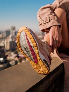 Iconic Buildings, December 8, Stand Tall, Brooks Sneaker, New Model, Saucony Sneaker, Sport Fashion, All Over The World, Photo And Video