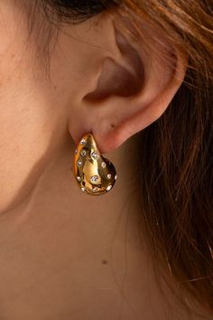 Gold Costume Jewelry, Stud Drop Earrings, Small Gold Hoop Earrings, My Muse, Expensive Jewelry Luxury, Jewelry Accessories Ideas, Expensive Jewelry, Cubic Zirconia Earrings, Trendy Earrings