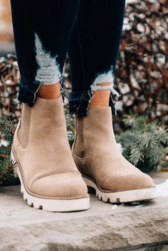 Cute Boots For Women, Fashion 2025, Lounge Wear Sets, Trendy Boots, Trending Boots, Bag Icon, Pull On Boots, Jumpsuit Shorts Rompers, Chunky Platform