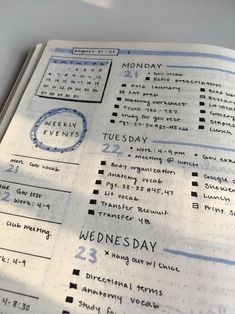 minimalistic bullet journal dailyplannerideas #printablebudgetplanner #homeschoolplanner Bullet Journal Index, Bullet Journal Minimalist, Penanda Buku, To Do Planner, Bullet Journal Notes, Bullet Journal Paper, Bulletin Journal Ideas, Bullet Journal Mood