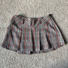 Zipper Belt Loops Never Worn Y2k Mini Skort For Fall, Casual Fall Skirt For School, Casual Fall School Skirt, Casual Skirt For School In Fall, Fall School Skort, Casual Winter Skort For School, Winter Casual School Skort, Casual Orange Mini Skirt, Trendy Orange Skirt For Fall