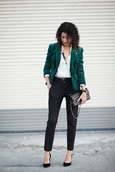 Dark Green Blazer Outfit, Velvet Blazer Outfit, Green Blazer Outfit, Green Jacket Outfit, Dark Green Blazer, Green Velvet Blazer, Preppy Winter Outfits, Outfits Preppy, Preppy Winter