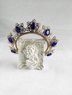 Sapphire wedding crown gold metal blue crystal Bridal Royal Imperial Medieval Rhinestones Pageant Pa Wattpad Character, Shifting Outfits, Reality Shifting, Yas Queen, Crown Gold, Fantasy Life, Party Costumes, Blue Crown, Stone Jewellery