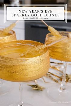 These New Year’s Eve Sparkly Gold Drinks are a fun and glittery way to bring in the new year.