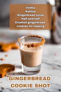 A festive Gingerbread Cookie Shot garnished with cinnamon and a mini gingerbread cookie. Gingerbread Shots Recipe, Christmas Party Shots, Thanksgiving Shots, Holiday Shot Recipes, Apple Pie Shots, Holiday Shots, Cookie Shot, Cinnamon Schnapps, Cookie Shots