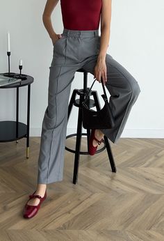 Whether you're heading to the office💼 or out for a casual day in the city🍸, these trousers are your go-to for effortless elegance. 🪡Crafted from premium fabric, the grey trousers offer a comfortable fit and a sleek, straight leg that flatters all body types. The front stripe detail brings a refined edge, making these trousers perfect for creating both professional and chic casual looks. Pair them with a crisp white shirt for a formal setting or a trendy blouse for a more relaxed vibe👌 Color: Tailored Wide-leg Pants For Business Casual, Elegant Straight Work Pants For Office, Elegant Ankle-length Work Pants For Office, Chic Tailored Work Pants For Office, Casual Tailored Dress Pants For Fall, Ankle-length Work Pants With Welt Pockets For Office, Office Work Pants Ankle-length With Welt Pockets, Office Work Pants With Welt Pockets, Ankle Length, Formal Straight Pants For Office