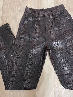 Western Ethics  High Waisted  Brown and Black Snake Print Wet Slick Look Size 7 No Stretch Cotton Black Snake, Womens Jeans, Snake Print, Stretch Cotton, Beauty Book, Favorite Outfit, Art Collection, Women Jeans, Display Homes