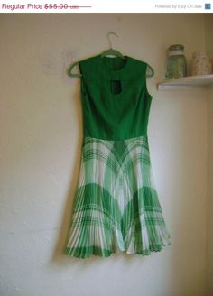 On Sale 40 off 1960s Kelly Green Leslie fay by FashionBone on Etsy, $33.00 60s Fashion, Kelly Green, 1960s, Hair Makeup, On Sale, Summer Dresses, Womens Dresses, My Style, The Originals