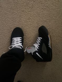 Jordan 5s, Pretty Sneakers, Pretty Shoes Sneakers, Kicks Shoes, Jordan Shoes Retro, All Nike Shoes, Shoes Outfit Fashion, Shoe Wishlist, Cute Nike Shoes