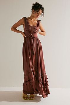 Rust Summer Dress, La La Maxi Dress Free People, Boho Dresses Free People, Flamboyant Natural Formal Dress, Bridal Sundress, Boho Formal Outfit, Modest Bohemian Outfits, Professional Boho Outfits, Flowy Dresses Casual