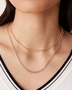 Trendy, modern and ideal for everyday wear - our layered curb link chain necklace is the perfect addition to your everyday OOTDs.Materials: 14K yellow, rose or white gold plated. Measurements: Medium Chain: 14"+2" extender, Width 2.6mm; Large Chain: 16"+3" extender, Width: 4.7mm. Necklace Layered, Dangle Necklaces, Toggle Bracelet, Link Chain Necklace, Necklaces For Women, Bracelet Collection, Layered Necklace, Rose Gold Necklace, Chain Link Necklace