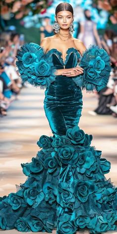 Dreamy Gowns, Gaun Fashion, Fancy Dress Design, Fashion Inspiration Design, Art Dress