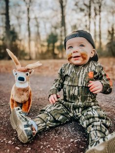 Baby Hunting Photo Shoot, Western Mom And Son Photos, Toddler Fishing Photo Shoot, Toddler Hunting Photo Shoot, Baby Country Boy, Baby Cowboy Photoshoot, Hunting Baby Pictures, Newborn Boy Outfits Summer, Western Boy Names