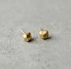 Raw Design, Stud Earrings Unique, Geometric Studs, Minimalist Studs, Tiny Earrings, Gold Earrings Designs, Geometric Jewelry