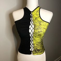 Sexy Black & Yellow Snake Print Elastic Top, Nwt! Size Xs But Fits Size S As Well Due To The Elastic. Great For A Night Out And Looks Great W/Black Jeans! In Perfect Condition. Length: 19in Bust: 12.5in Trendy Yellow Tops For Night Out, Stretch Top For Night Out From Urban Outfitters, Yellow Tank Top For Night Out In Summer, Trendy Fitted Tank Top From Urban Outfitters, Yellow Stretchy Top For Summer, High Stretch Yellow Tops For Summer, Yellow Fitted Top For Party, Fitted Yellow Top For Night Out, Trendy Fitted Tank Top By Urban Outfitters