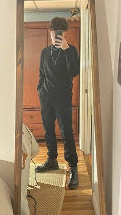 Men Aethstetic, All Black Outfit Men Street Styles, Outfits Hombre Juvenil Aesthetic, Eboy Aesthetic Outfits Men, Eboy Outfit, Eboy Style, Eboy Aesthetic