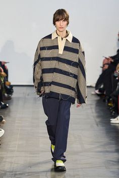 Botter Fall 2024 Menswear Fashion Show | Vogue 2024 Menswear, High Fashion Men, Menswear Fashion Show, Mens Fashion Fall, Fall Winter 2024, Fashion Project, Menswear Fashion, Menswear Collection, Going Out Outfits