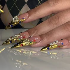 Romani Nails, Gold Nails With Gems, Nail Crystals, Acrylic Nails Gold Jewelry, Extra Gold Nails, Stiletto Nails Gold, Gold Detail Nails, Gold Goddess Nails, Gold Bling Nails