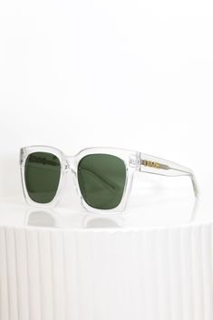 The Anonymous Sunglasses by Dime are oversized chic glasses that you can pair with tons of different outfits! These square glasses feature polarized lenses and 100% UV protection. Wear these glasses everyday or to the pool! The thick frames are super chic and trendy! Dimensions: Frame Length: 6" Frame Width: 2.75" Extra Large Fit