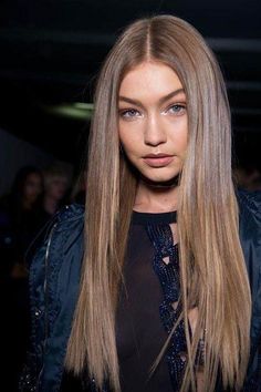 25 Dark Blonde Hair Looks To Make You An Insta Model - 168 Dark Blonde Hair Color, Neutral Blonde, Ash Brown Hair, Blond Balayage, Honey Blonde Hair, Dark Blonde Hair, Blonde Hair Looks, Brown Blonde Hair, Long Straight Hair