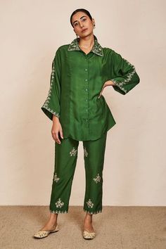 Buy Sue Mue Green Silk Tejal Embroidered Shirt And Pant Set Online | Aza Fashions Simple Kurta Designs, Zari Embroidery, Salwar Kamiz, Embroidered Pants, Shirt Pant Set, Dress For Wedding