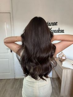 #hair #brown #ashbrown #haircolor #cheveuxbruns Expressing Brown Hair, Cool Espresso Brown Hair, Ashbrown Haircolor, Dark Brown Hair Curly, Dark Warm Brown Hair, Dark Brown Curly Hair, Dark Chocolate Brown Hair, Dark Brunette Hair, Brown Curly Hair