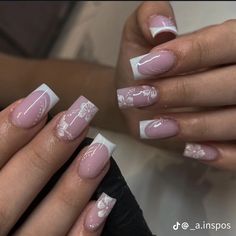 Nail Inspiration New Year, French Tip Acrylic Nails With Flower, Floral Acrylics, Creative French Tip Nails, French Tip Nails Design, Nail Designs Flower, Acrylic Nail Designs Classy, Holiday Acrylic Nails, Simple Gel Nails