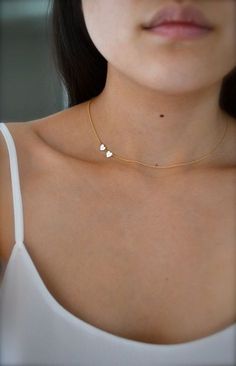 Asymmetrical Necklace, Double Heart Necklace, A Necklace, Double Heart, Diy Schmuck, Heart On, Dainty Jewelry, Pretty Jewellery