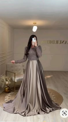 Dresses Islamic, Crochet Disney, Gaun Fashion, Stylish Short Dresses, Iphone Instagram, Long Frock, Women Trousers